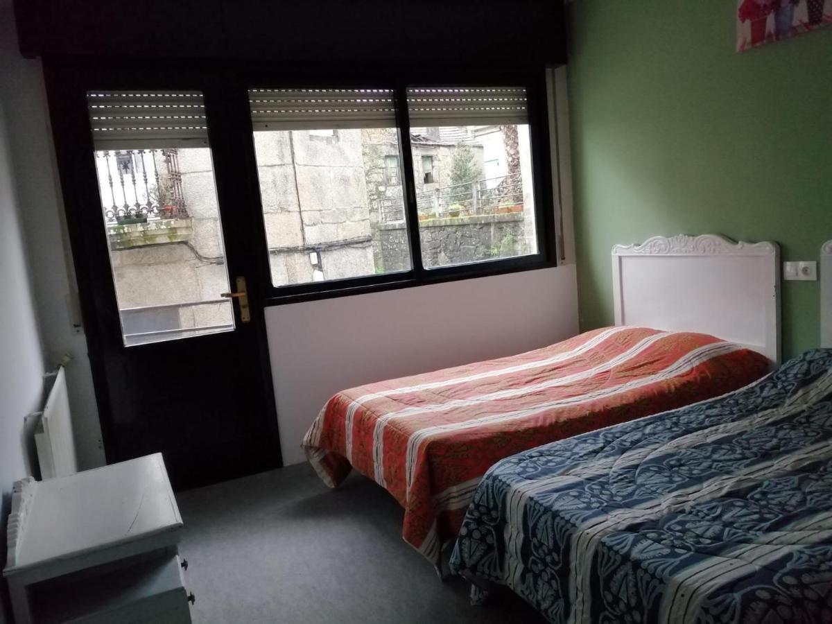 Casa Lola Hotel Ponteareas Bagian luar foto