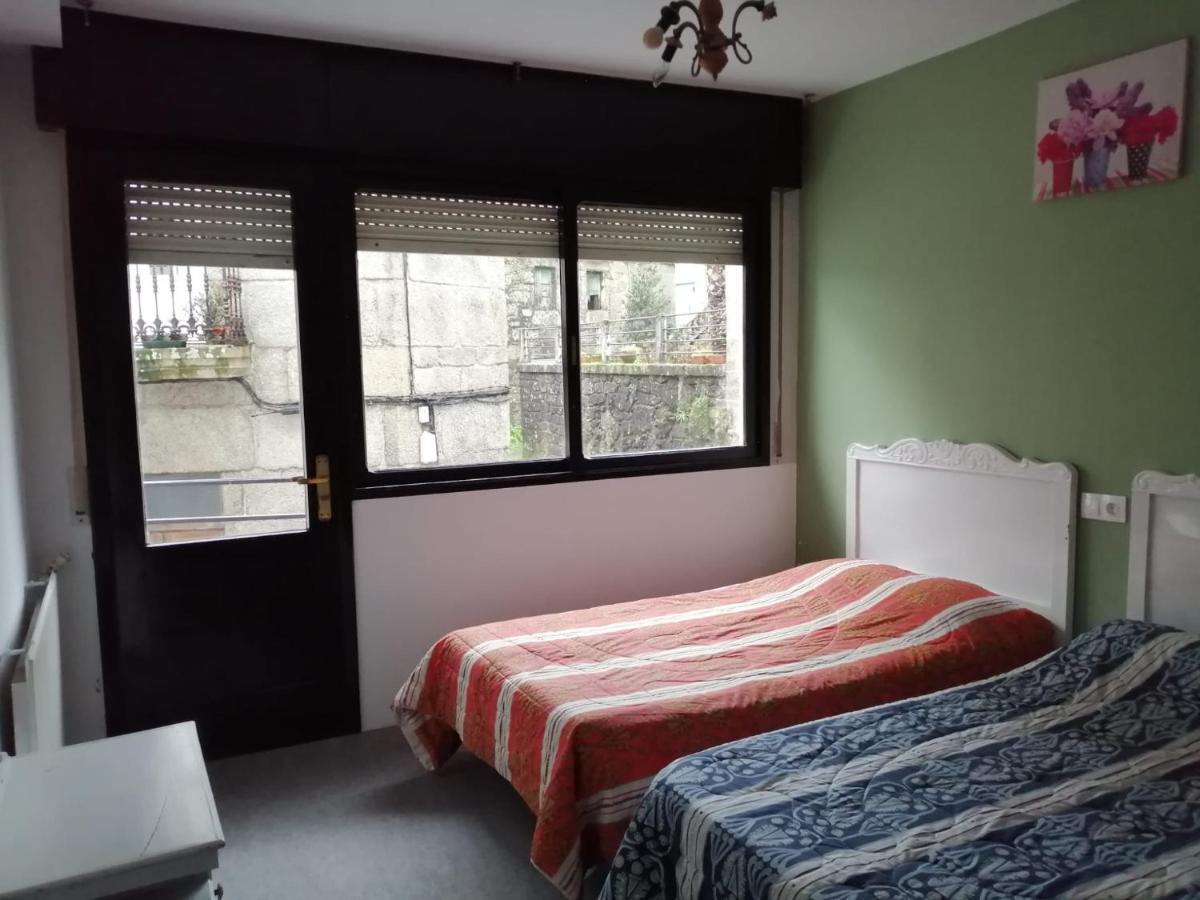 Casa Lola Hotel Ponteareas Bagian luar foto